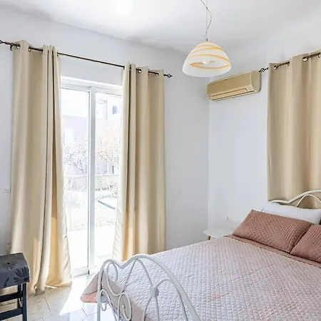 Appartement Fotis House 2 *